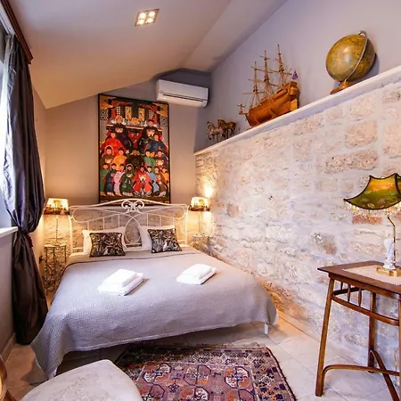 Villa Shiraz