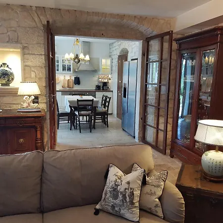 Villa Shiraz