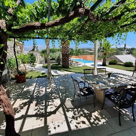 Shiraz Villa Selca (Brac)