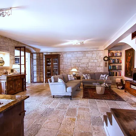 Shiraz * Selca (Brac)