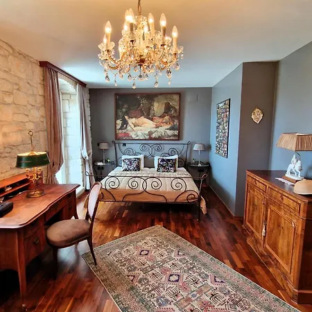 Villa Shiraz