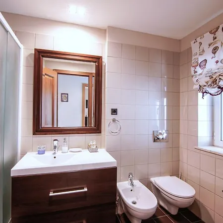 Vila Shiraz *