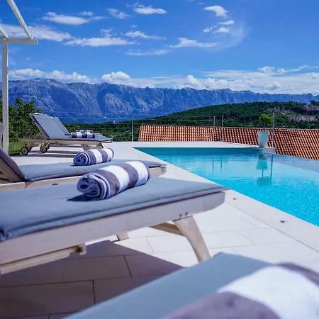 Villa Shiraz