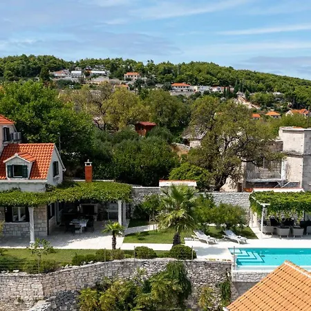 Villa Shiraz
