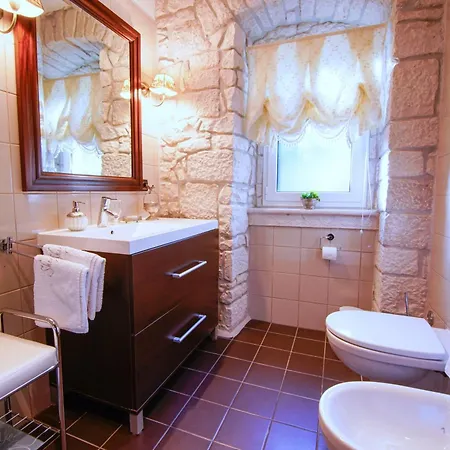 Shiraz Villa Selca (Brac)