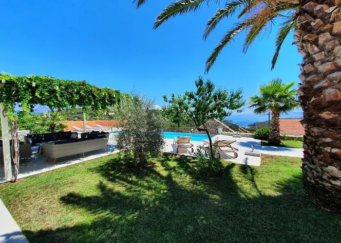 Shiraz Villa *