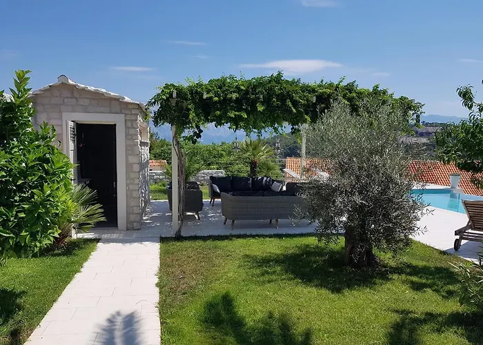 Shiraz Villa Selca (Brac)