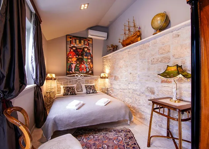 Villa Shiraz