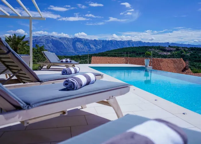 Villa Shiraz